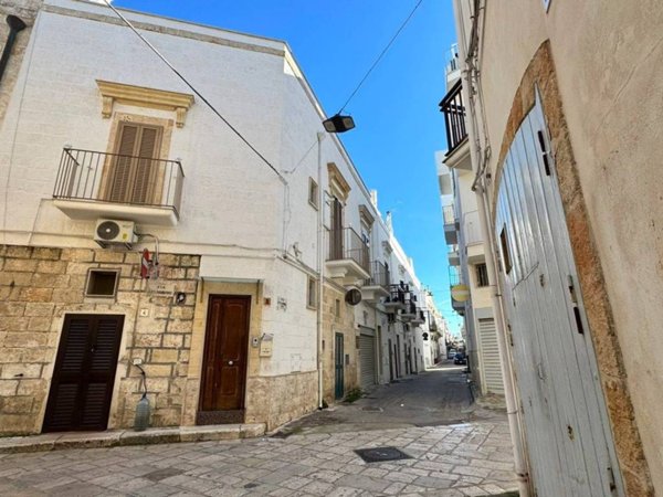 casa indipendente in vendita a Polignano a Mare