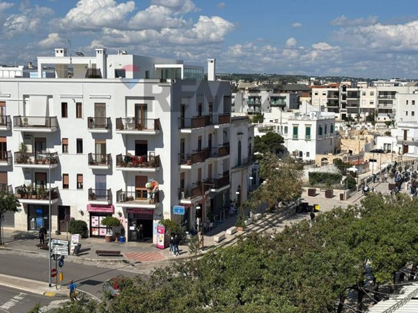 casa indipendente in vendita a Polignano a Mare