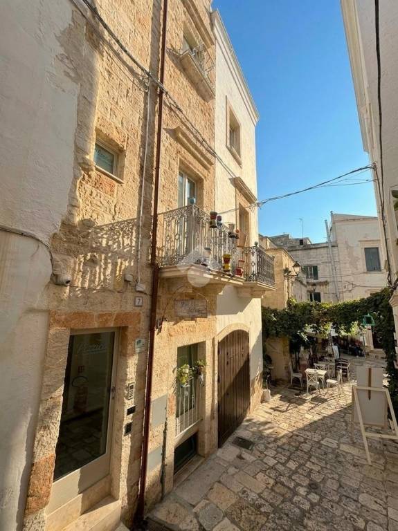 casa indipendente in vendita a Polignano a Mare