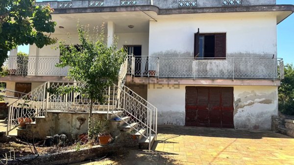 casa indipendente in vendita a Polignano a Mare in zona Cavuzzi