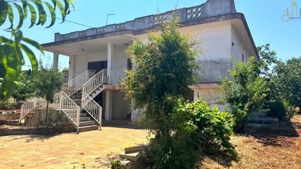casa indipendente in vendita a Polignano a Mare in zona Cavuzzi