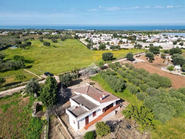 casa indipendente in vendita a Polignano a Mare
