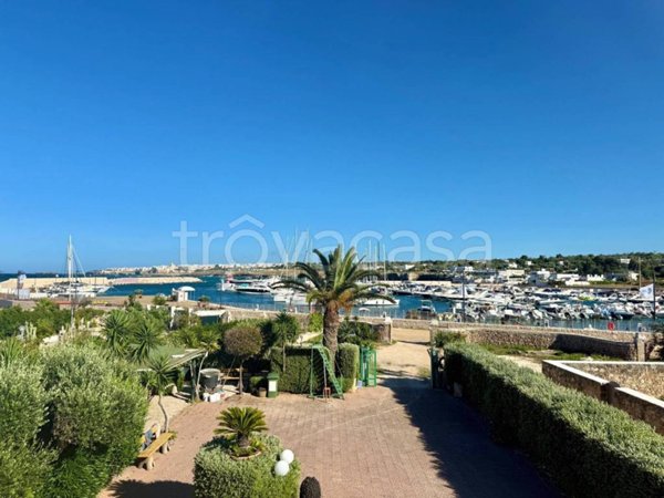 casa indipendente in vendita a Polignano a Mare