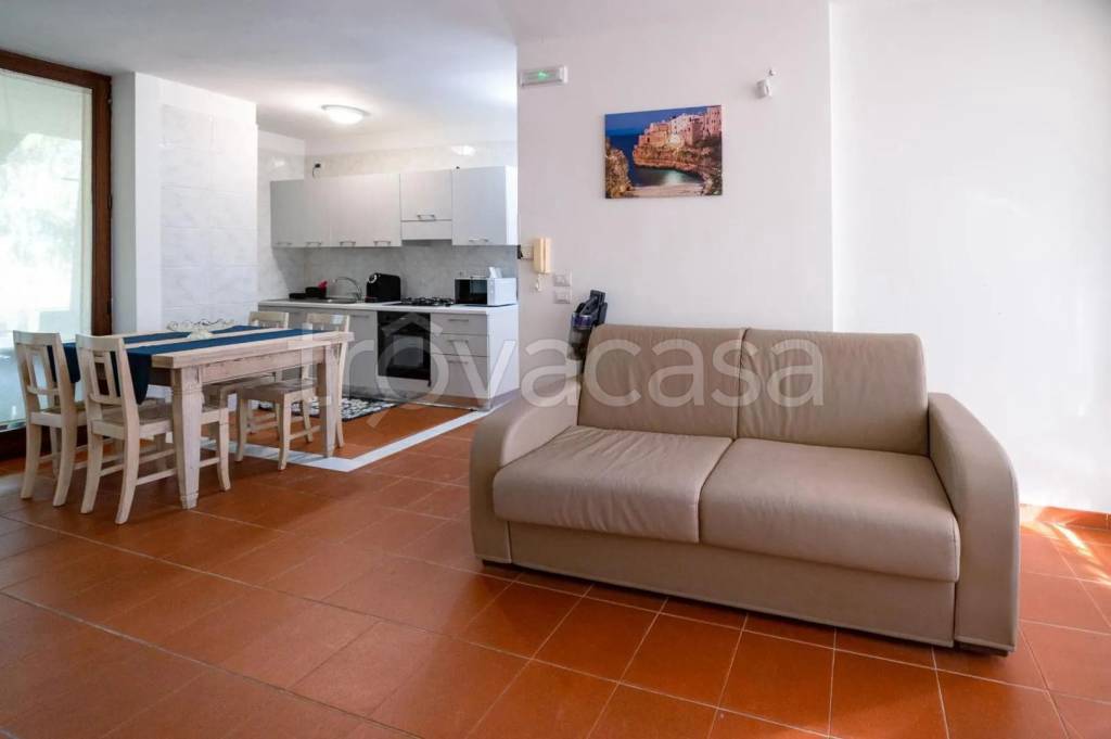 casa indipendente in vendita a Polignano a Mare