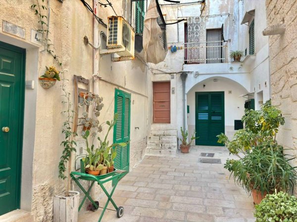 casa indipendente in vendita a Polignano a Mare