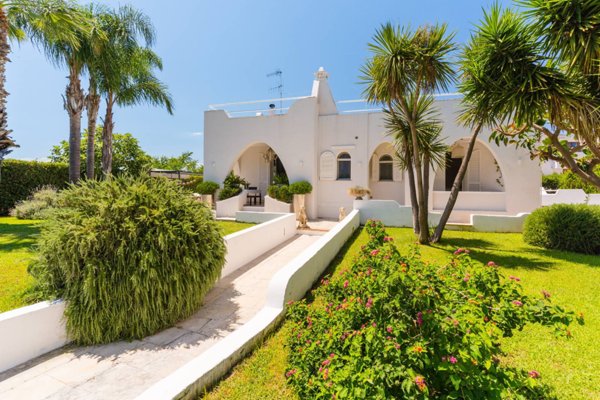 casa indipendente in vendita a Polignano a Mare