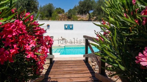 casa indipendente in vendita a Polignano a Mare