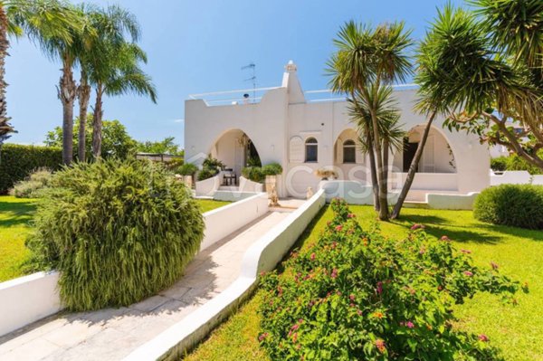 casa indipendente in vendita a Polignano a Mare