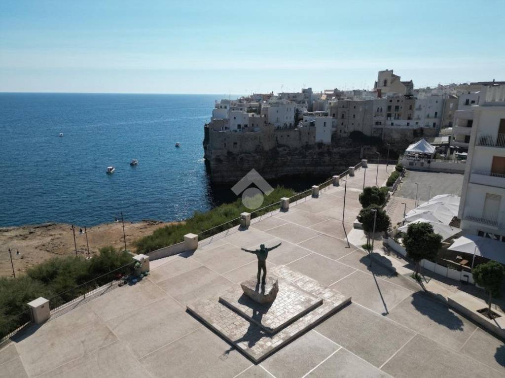 casa indipendente in vendita a Polignano a Mare