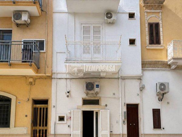 casa indipendente in vendita a Polignano a Mare