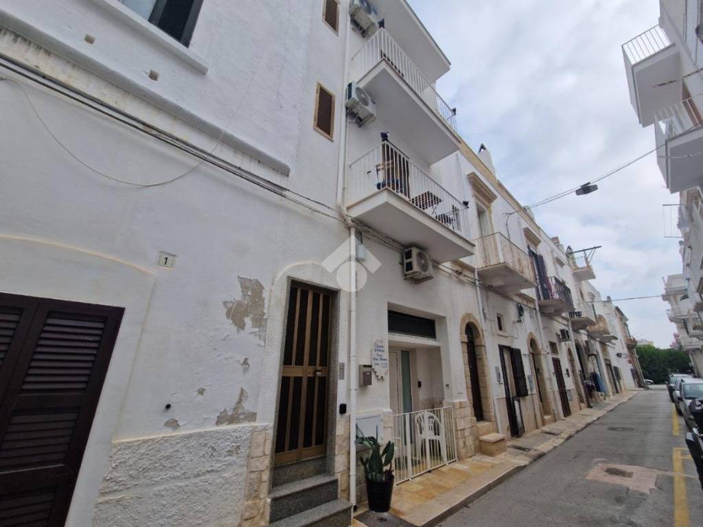 casa indipendente in vendita a Polignano a Mare
