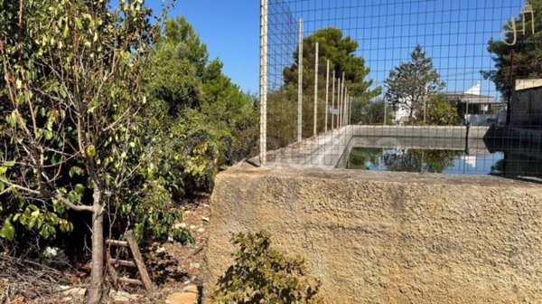 casa indipendente in vendita a Polignano a Mare in zona Cavuzzi