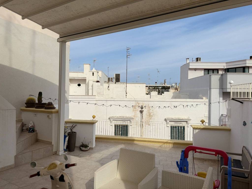 casa indipendente in vendita a Polignano a Mare