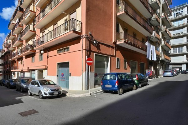 negozio in vendita a Putignano