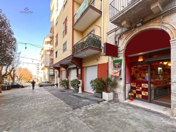 negozio in vendita a Putignano