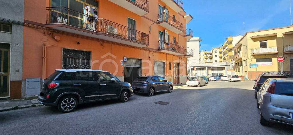 locale di sgombero in vendita a Putignano