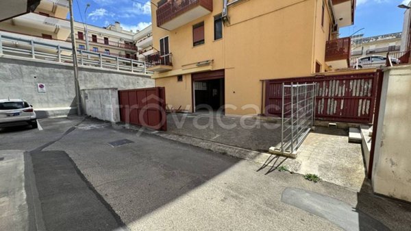 locale commerciale in vendita a Putignano