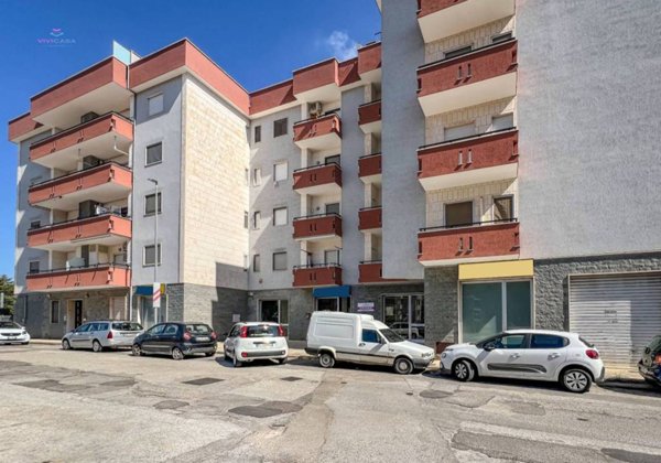 negozio in vendita a Putignano