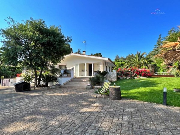 casa indipendente in vendita a Putignano