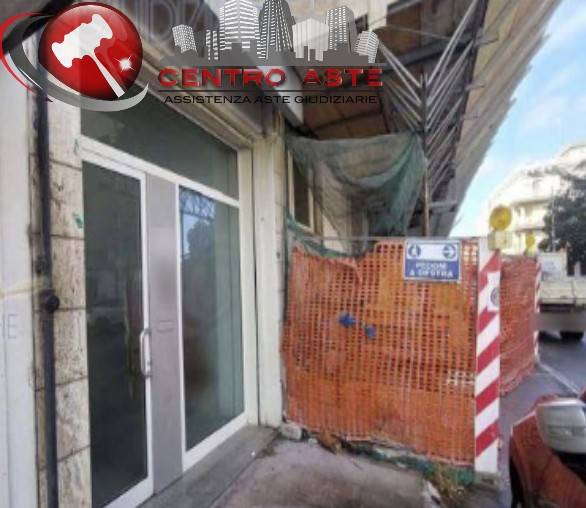 negozio in vendita a Putignano