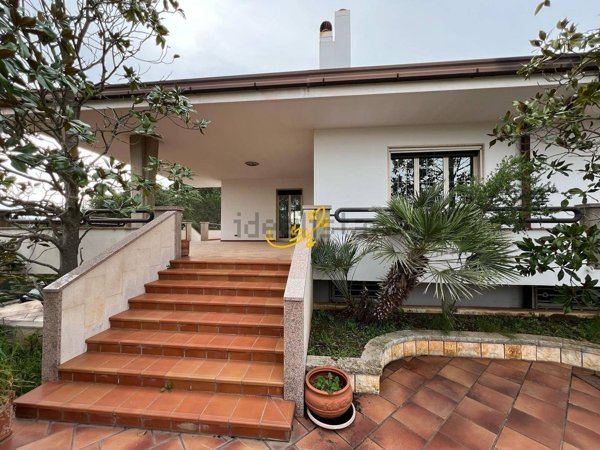 casa indipendente in vendita a Putignano