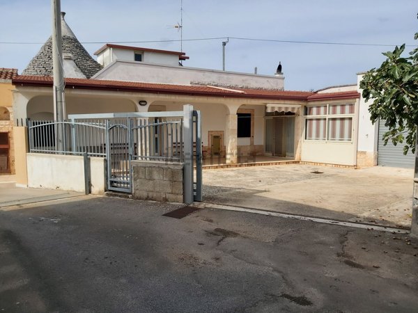 casa indipendente in vendita a Putignano