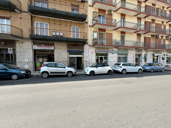 locale commerciale in vendita a Putignano