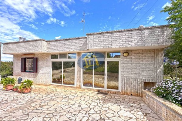 casa indipendente in vendita a Putignano