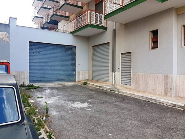 negozio in vendita a Putignano