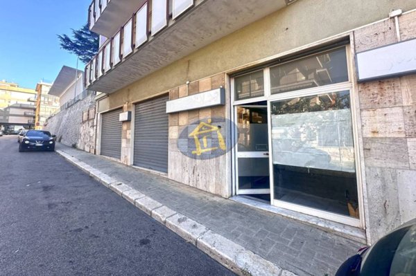 negozio in vendita a Putignano