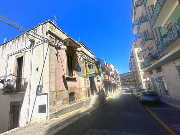 casa indipendente in vendita a Putignano