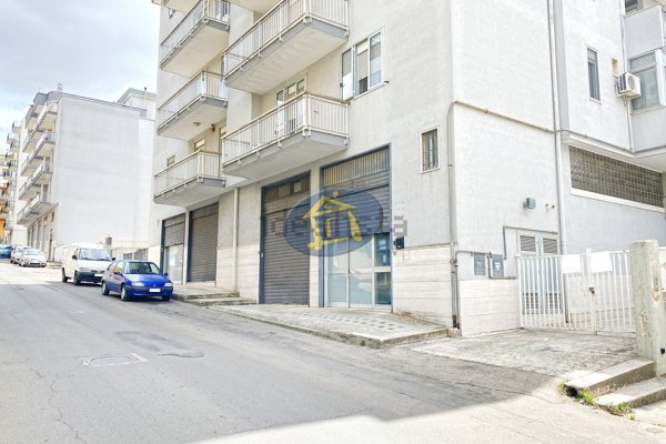 locale commerciale in vendita a Putignano