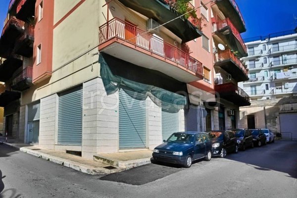 locale commerciale in vendita a Putignano