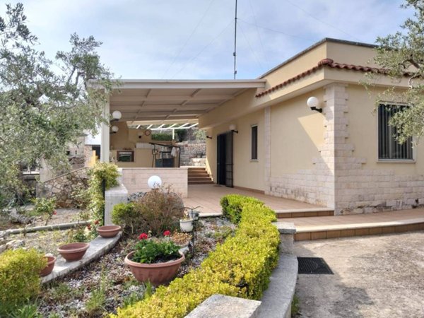 casa indipendente in vendita a Putignano