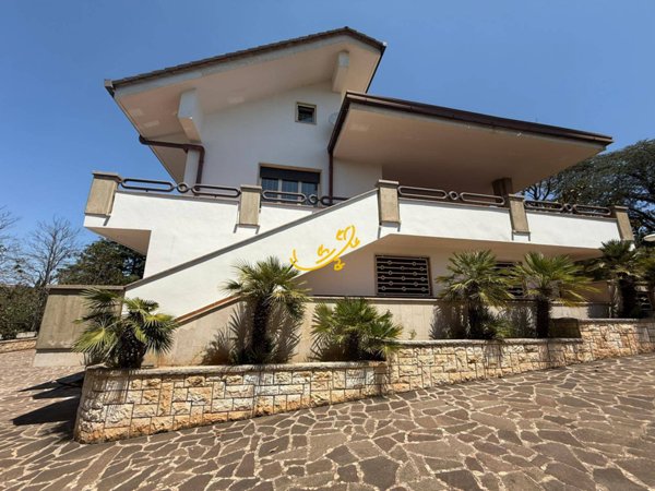 casa indipendente in vendita a Putignano