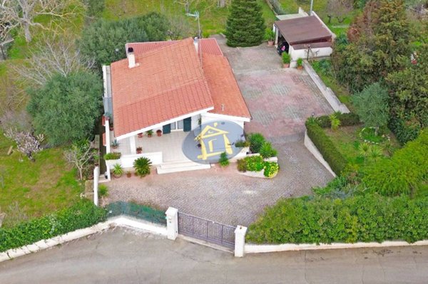 casa indipendente in vendita a Putignano