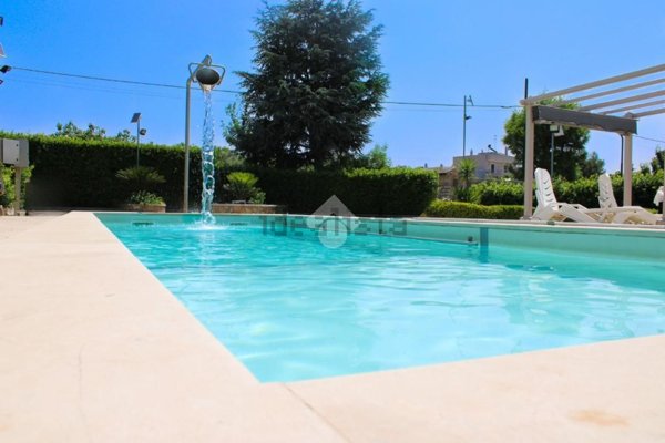 casa indipendente in vendita a Putignano
