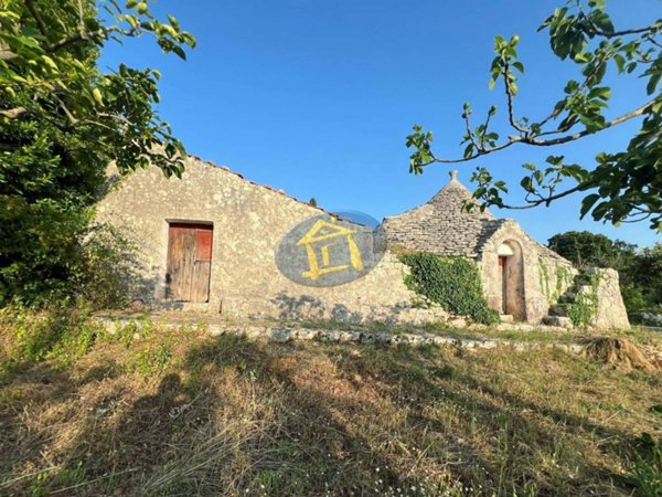 casa indipendente in vendita a Putignano