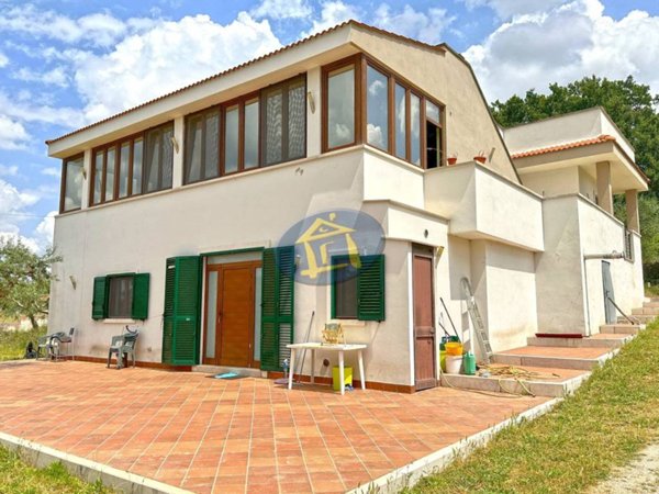 casa indipendente in vendita a Putignano