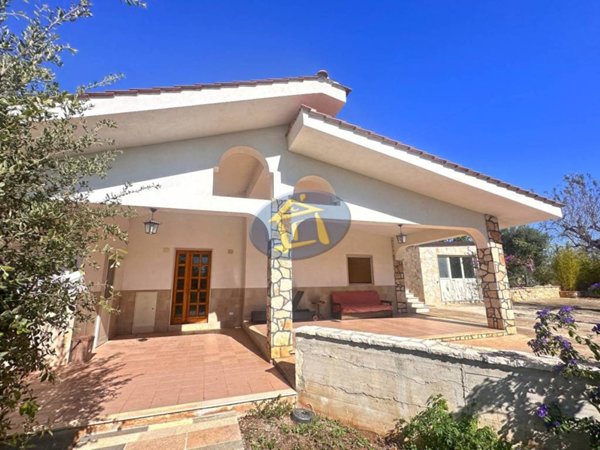 casa indipendente in vendita a Putignano