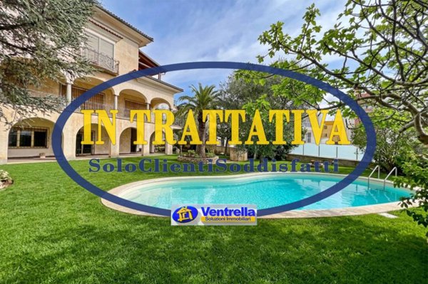 casa indipendente in vendita a Putignano