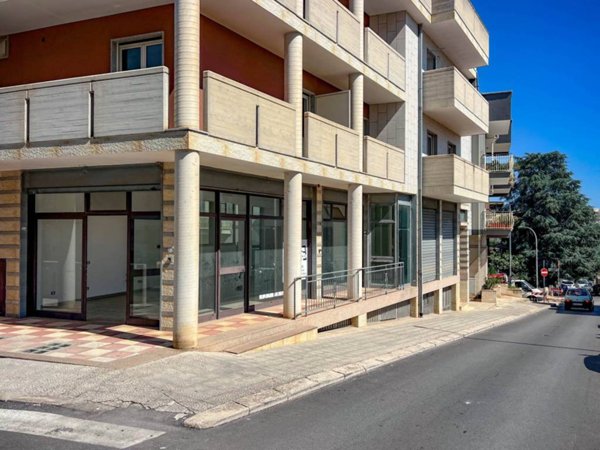negozio in vendita a Putignano