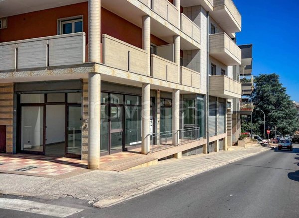 negozio in vendita a Putignano