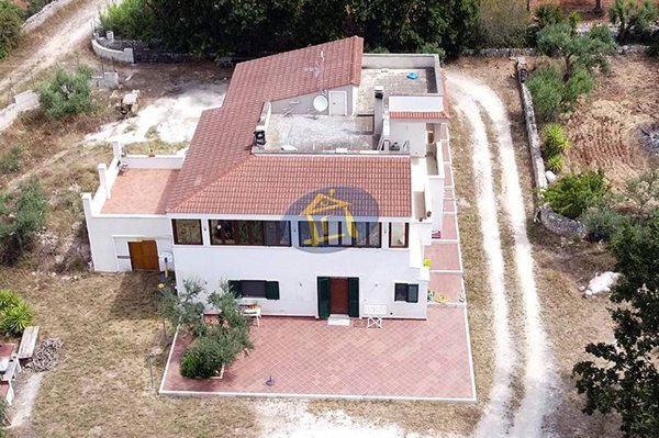 casa indipendente in vendita a Putignano