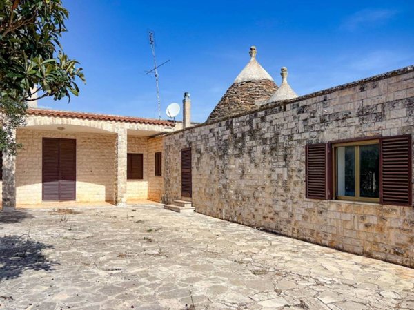 casa indipendente in vendita a Putignano