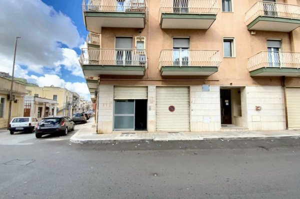 negozio in vendita a Putignano