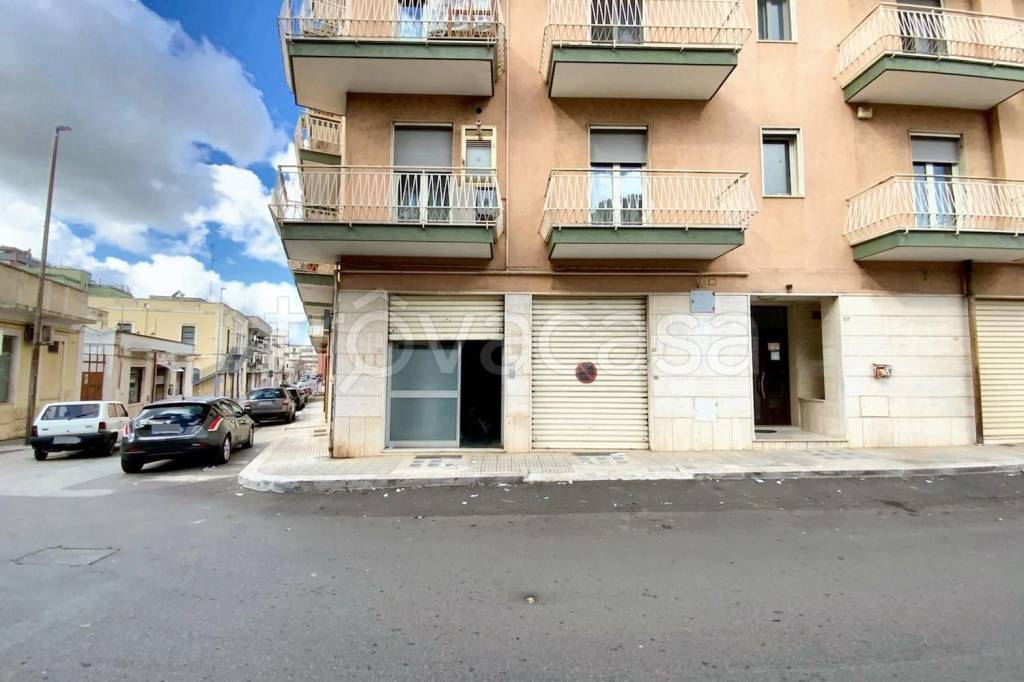 negozio in vendita a Putignano