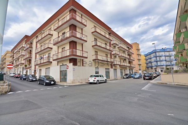 locale commerciale in vendita a Putignano