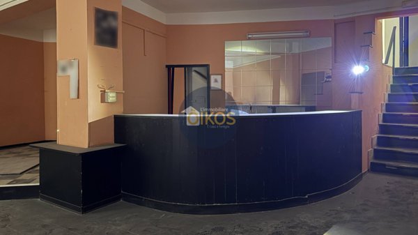 locale commerciale in vendita a Putignano