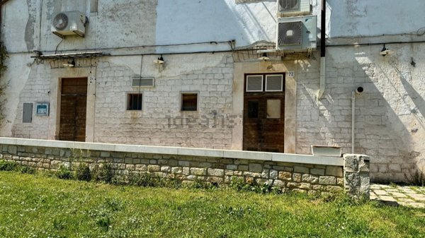 negozio in vendita a Putignano